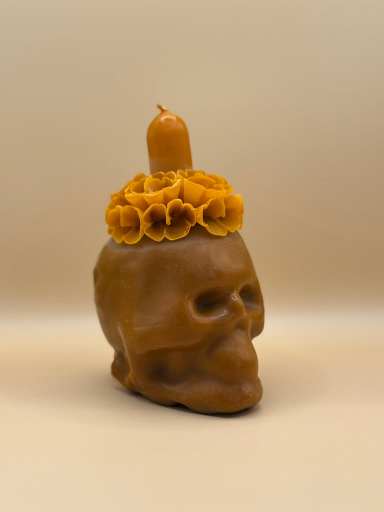 Vela Craneo Chica color Ocre